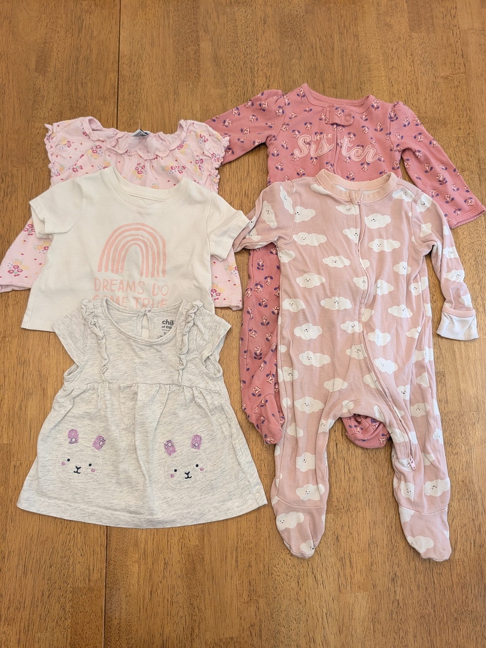 Girls Clothing Bundle Sleepers/T shirts 6-9/9 months